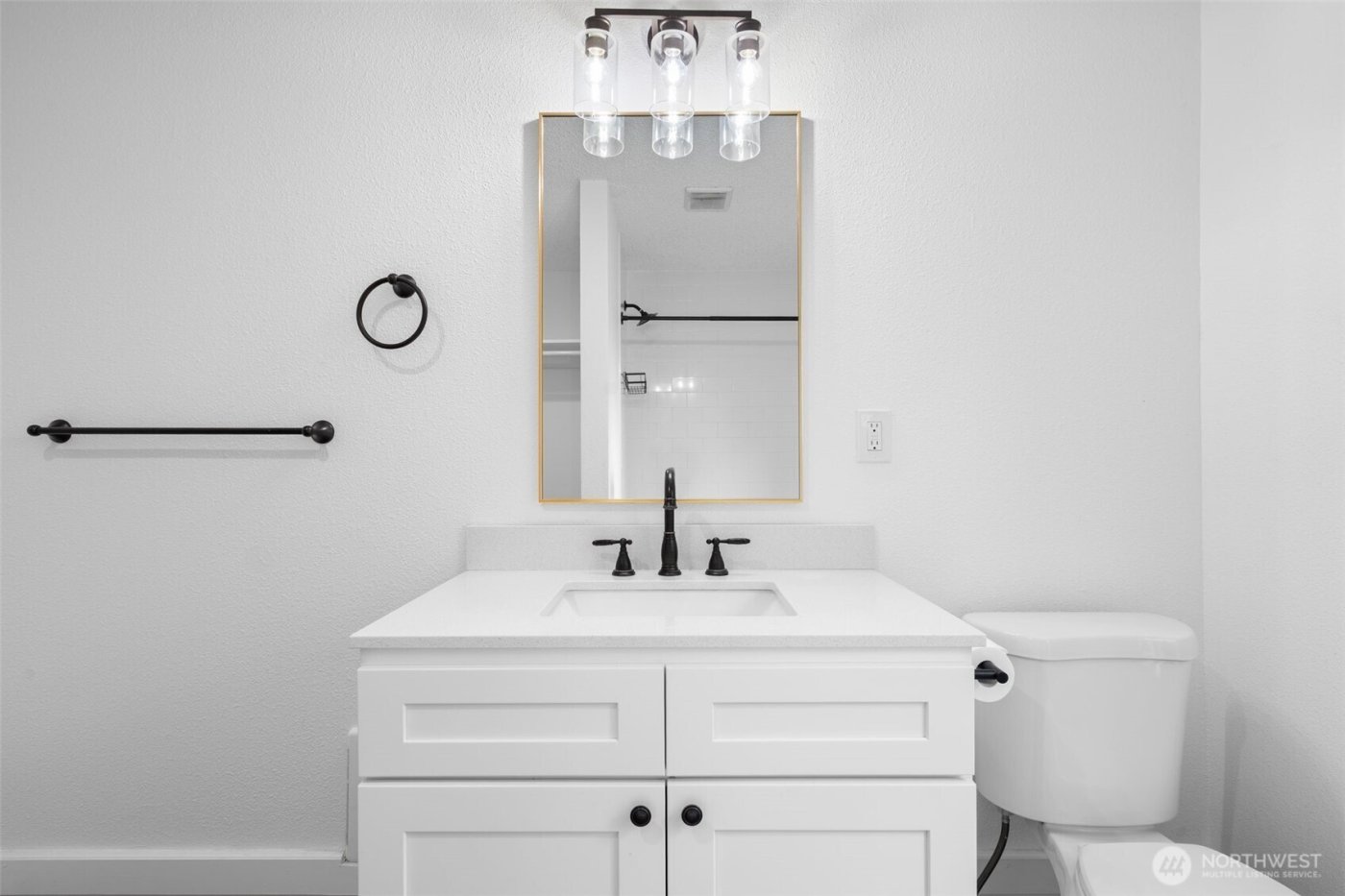 713 N Main Avenue , Ridgefield, WA 98642