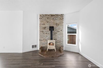 713 N Main Avenue , Ridgefield, WA 98642 - Photo 10