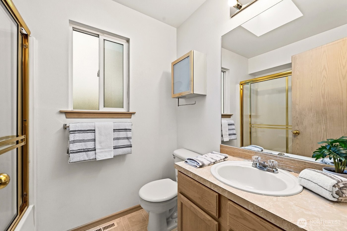 4846 B S Morgan Street , Seattle, WA 98118