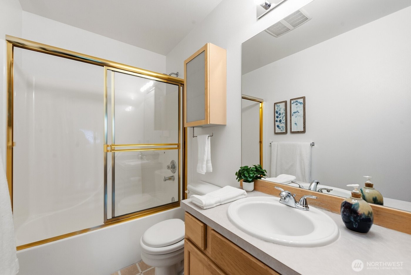 4846 B S Morgan Street , Seattle, WA 98118