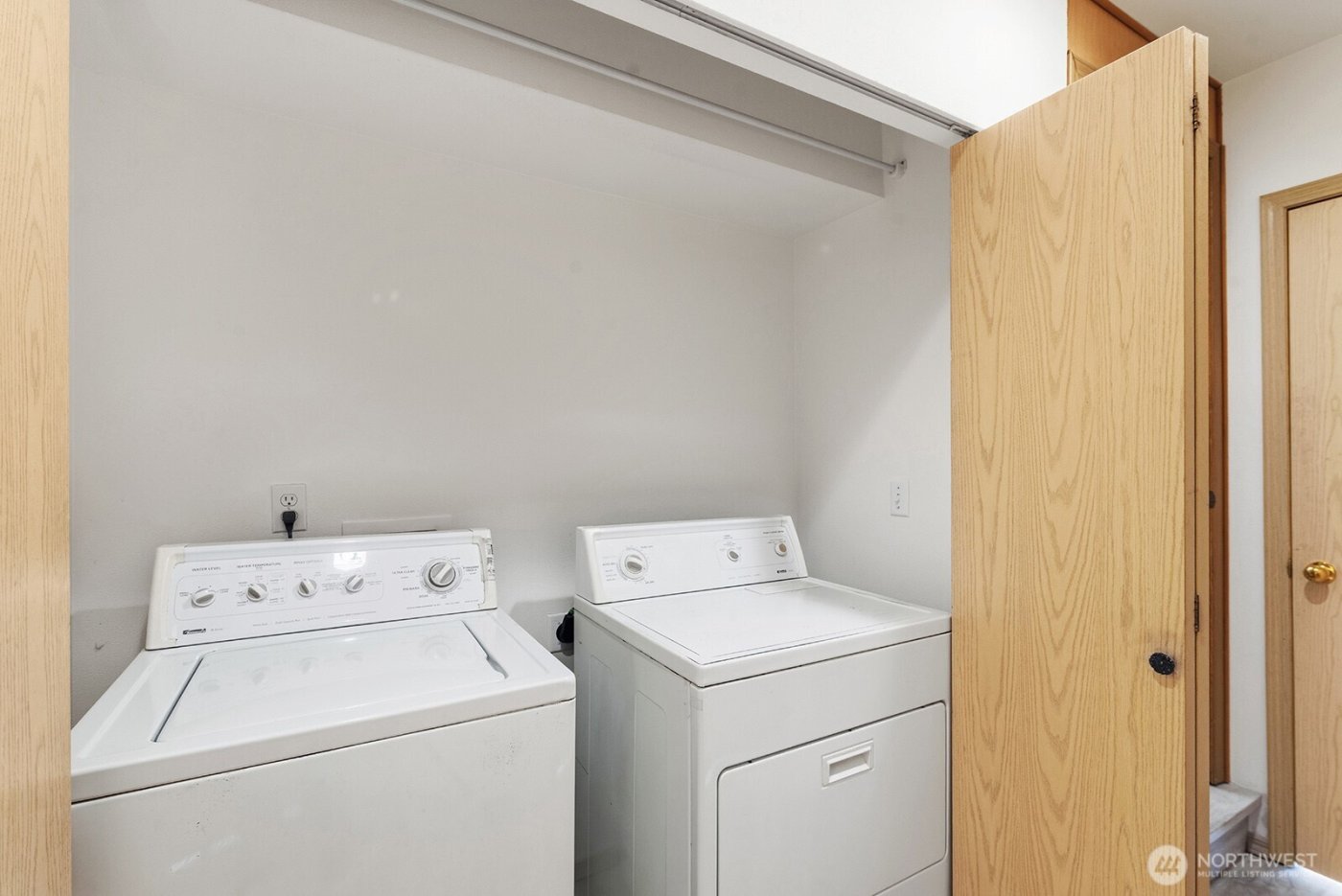 4846 B S Morgan Street , Seattle, WA 98118