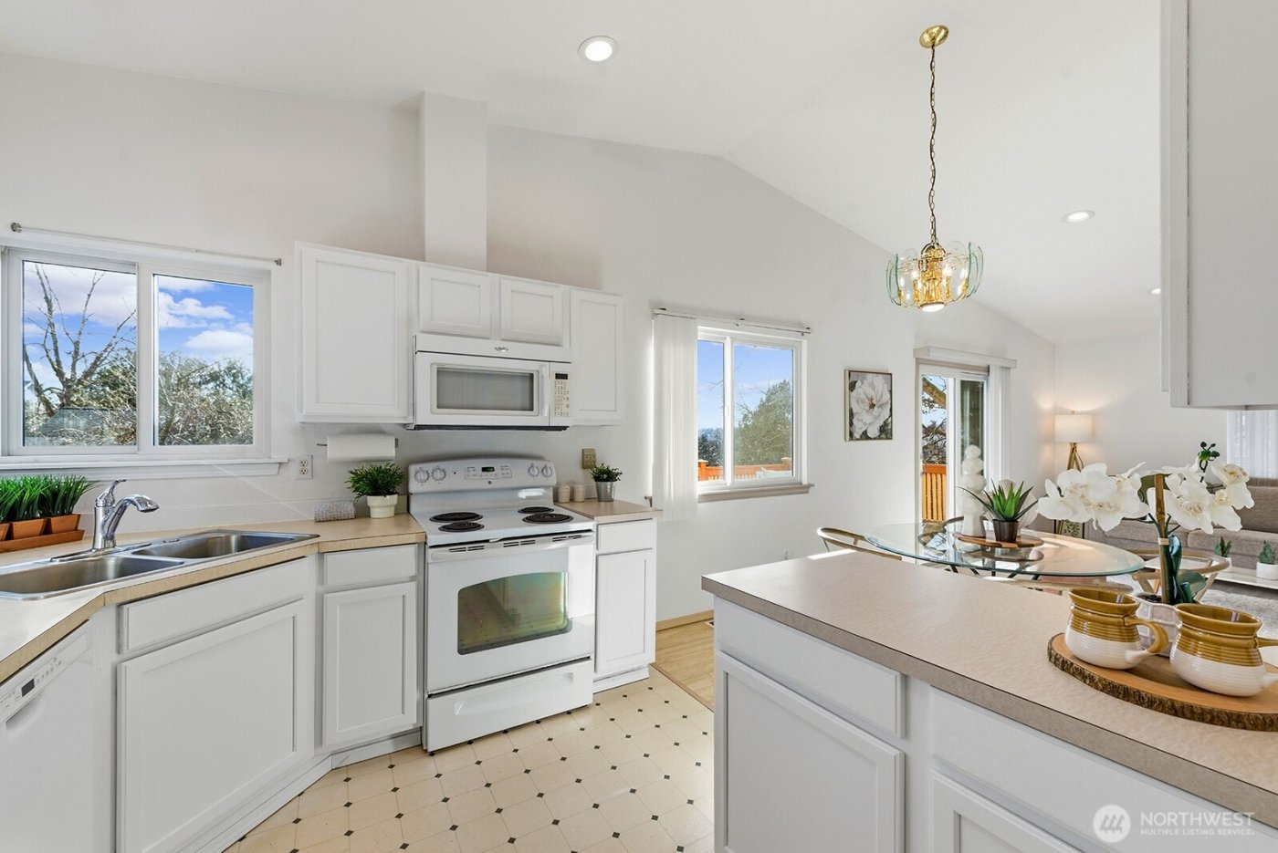 4846 B S Morgan Street , Seattle, WA 98118