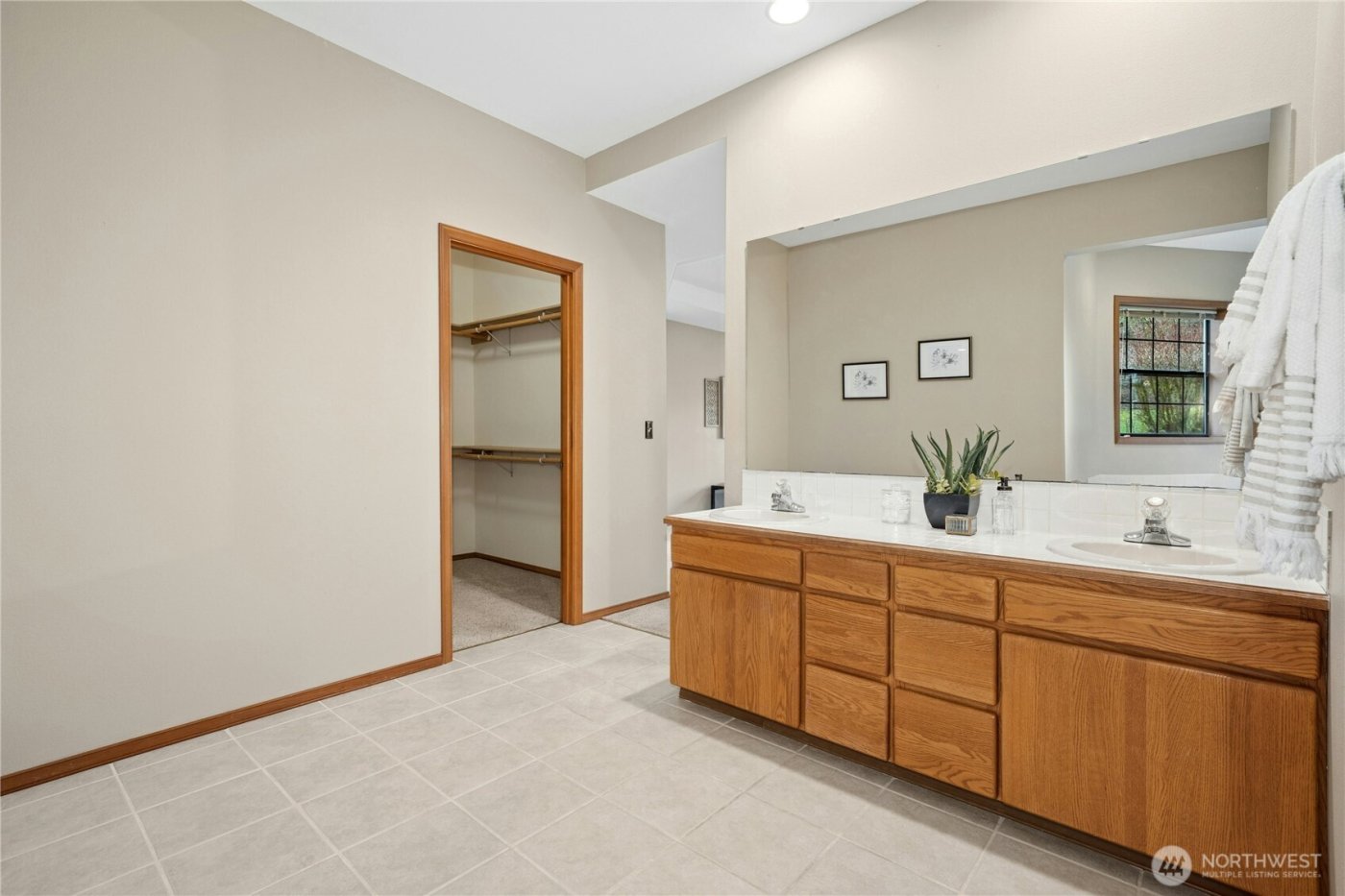 20613 SE 136th Street , Issaquah, WA 98027