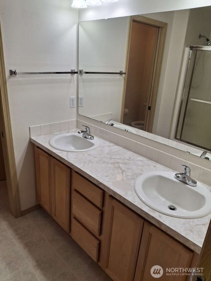 4538 NE 20th Way , Olympia, WA 98516