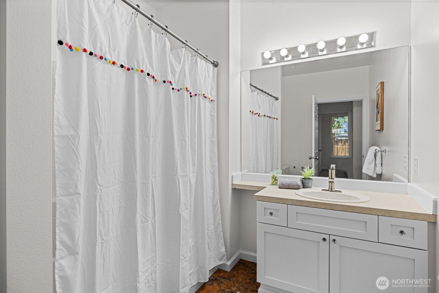 404 228th Street SW #E101, Bothell, WA 98021