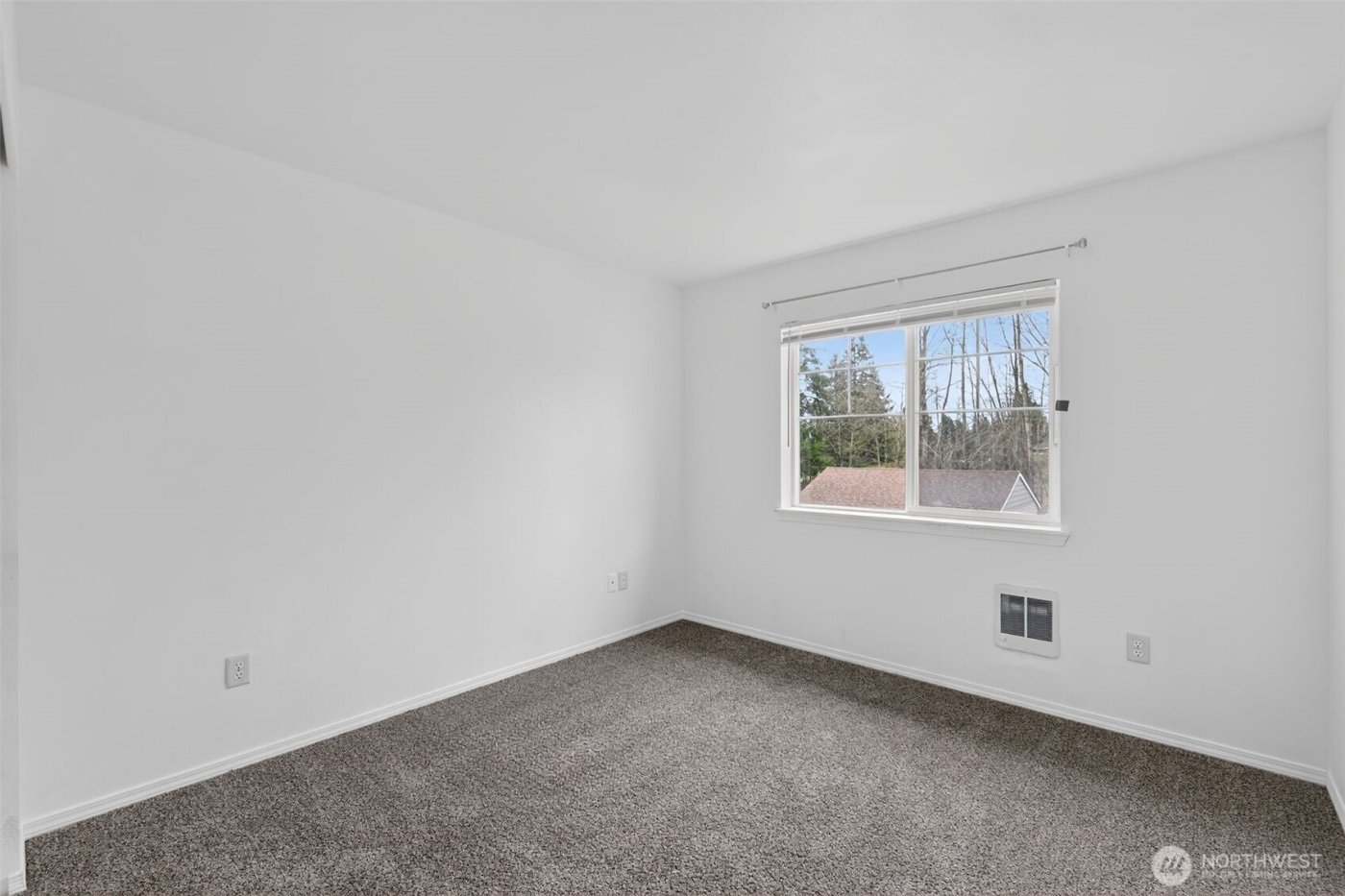 1001 W Casino Road #C201, Everett, WA 98204