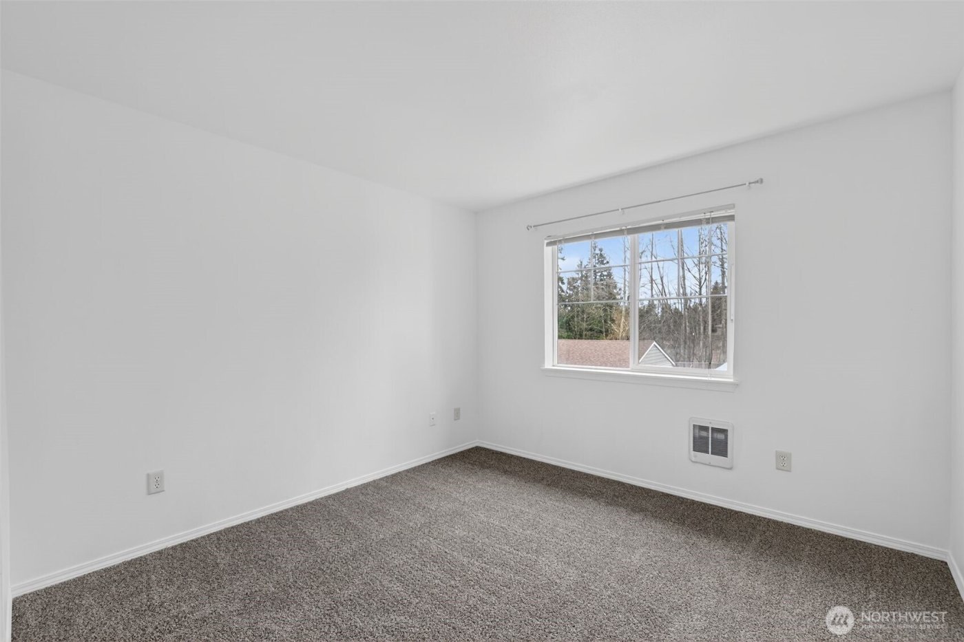 1001 W Casino Road #C201, Everett, WA 98204