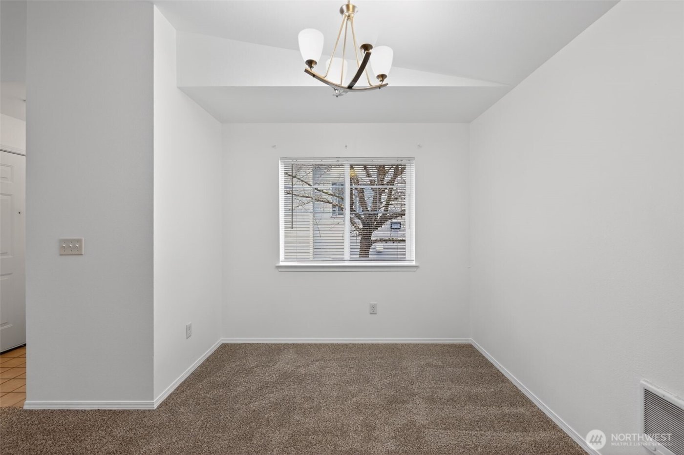 1001 W Casino Road #C201, Everett, WA 98204