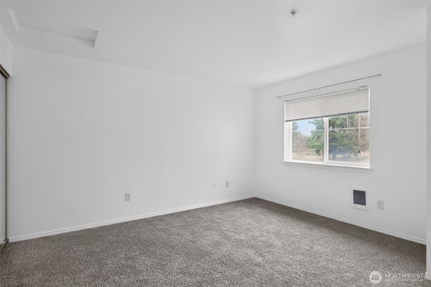 1001 W Casino Road #C201, Everett, WA 98204