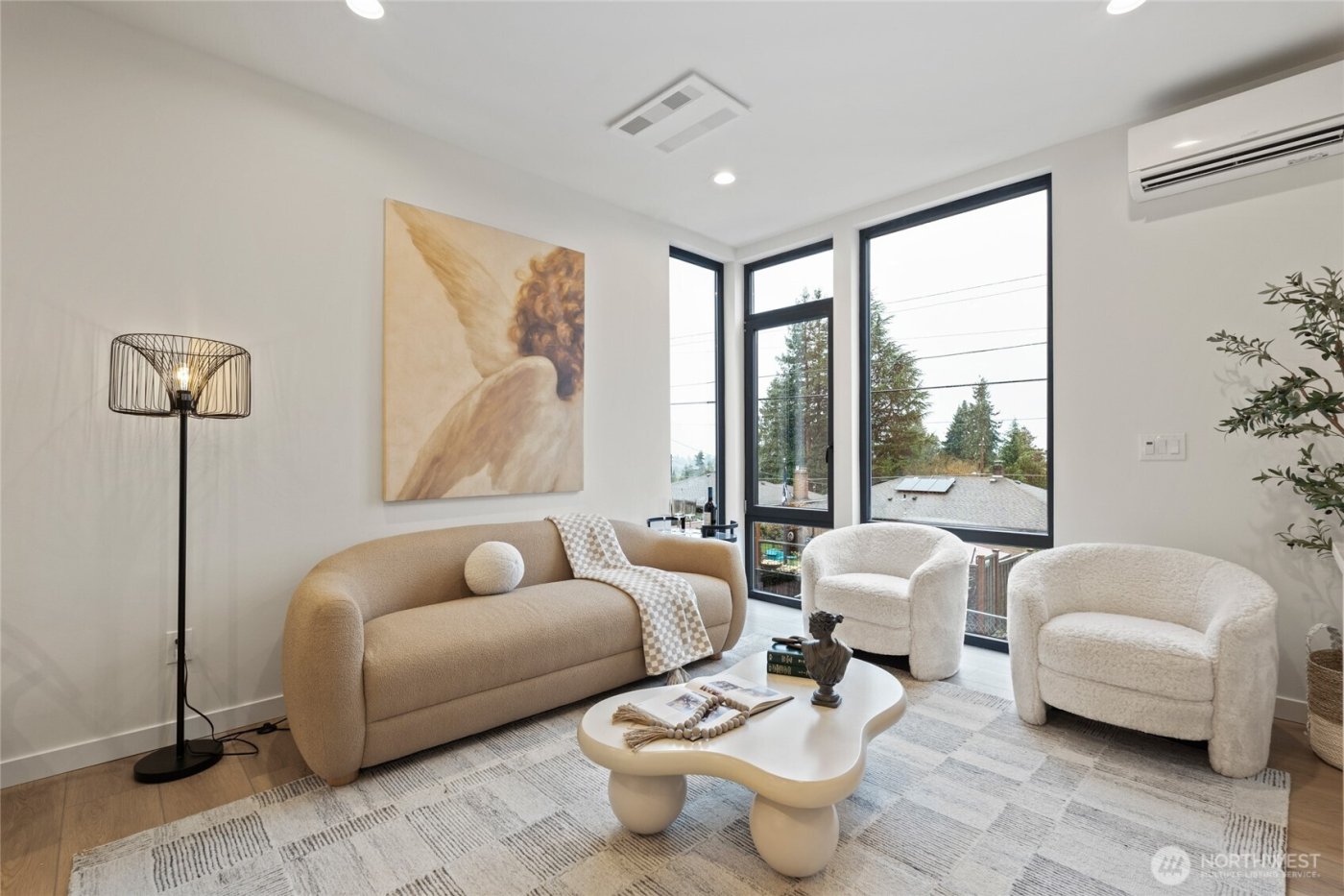 11229 Greenwood Avenue N #B, Seattle, WA 98133