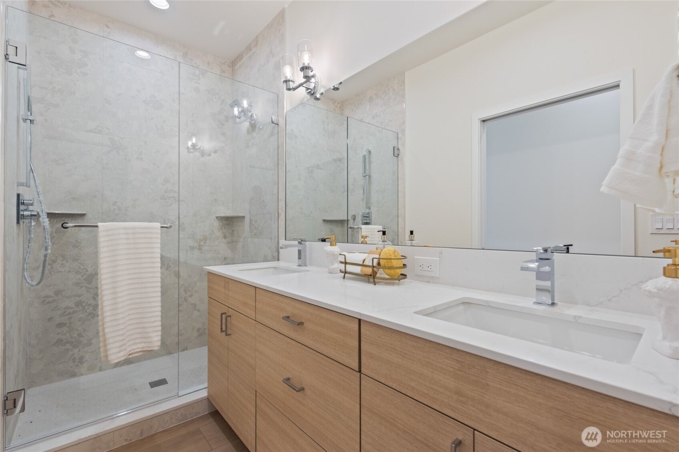 11229 Greenwood Avenue N #B, Seattle, WA 98133