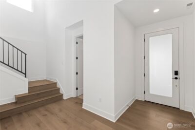 8517 137th Avenue SE, Newcastle, WA 98059 - Photo 3