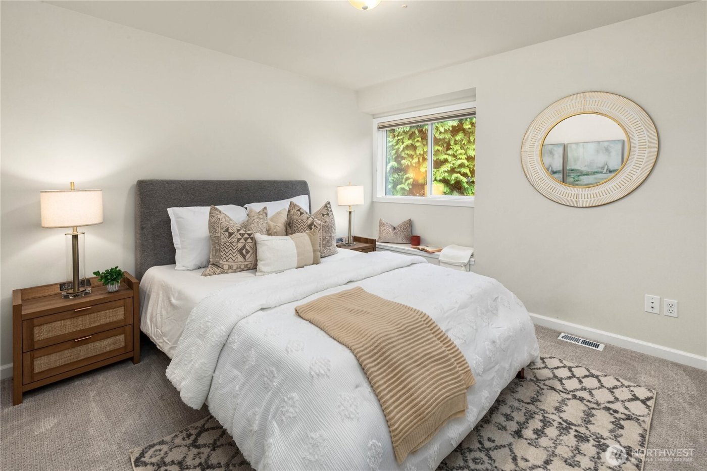 8841 SE 37th Street , Mercer Island, WA 98040