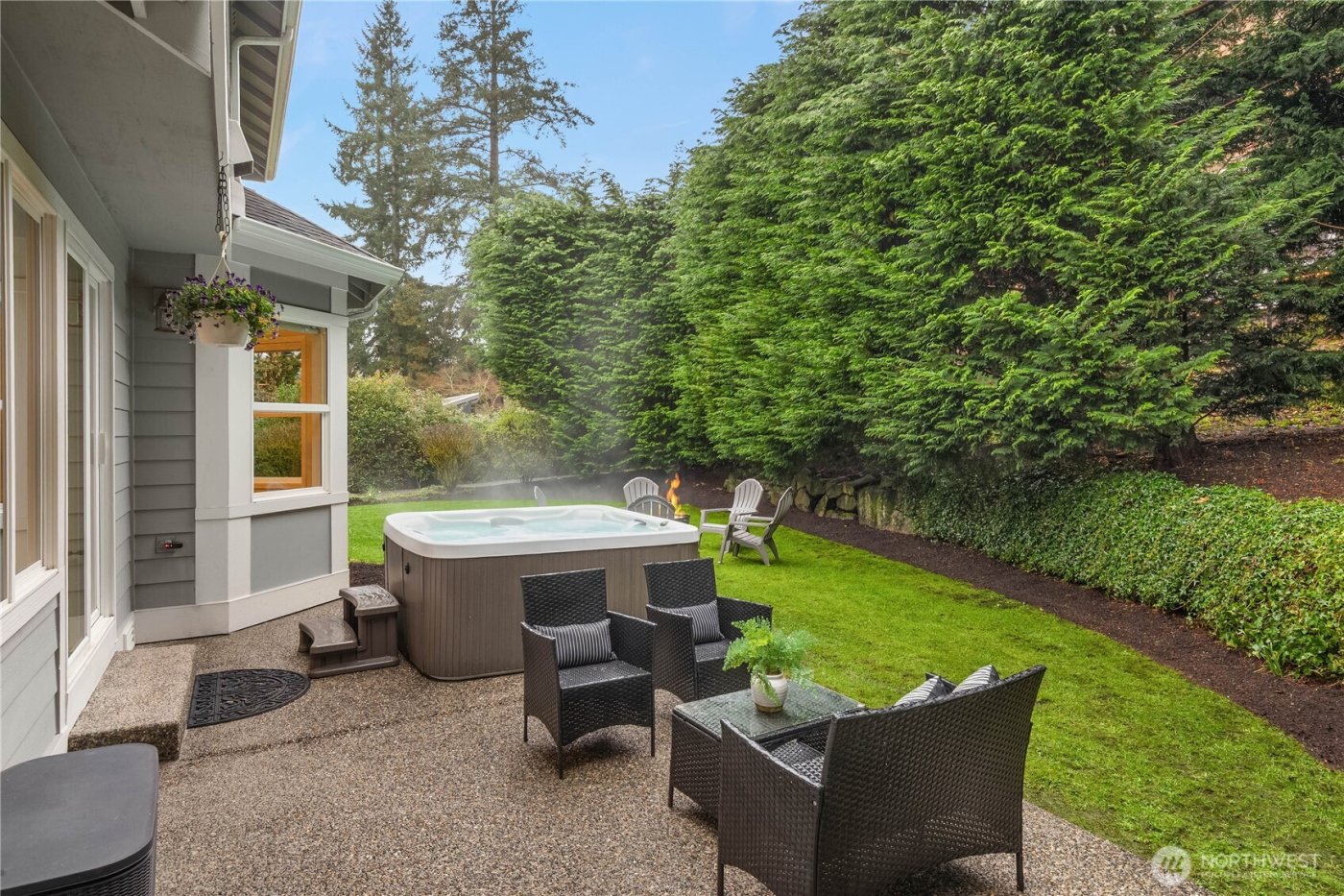 8841 SE 37th Street , Mercer Island, WA 98040
