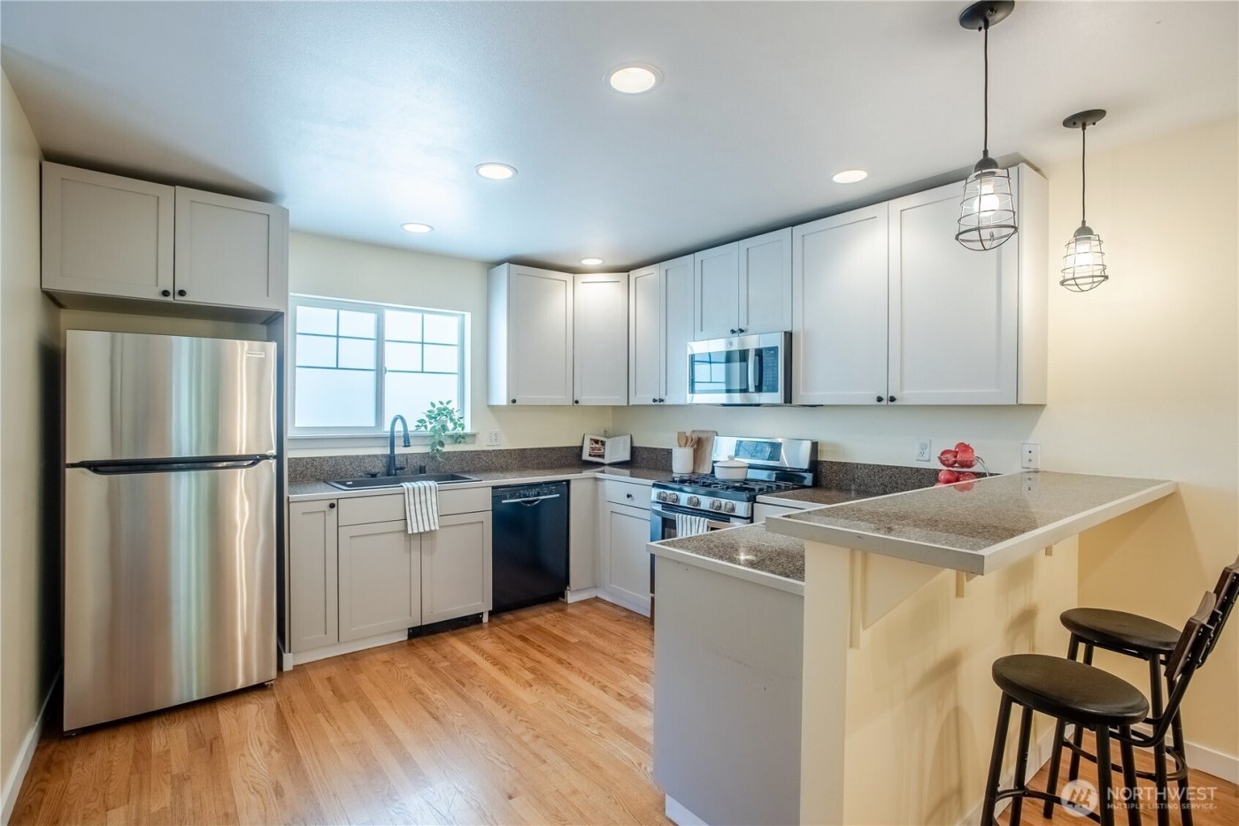 118 N 104th Street #A, Seattle, WA 98133