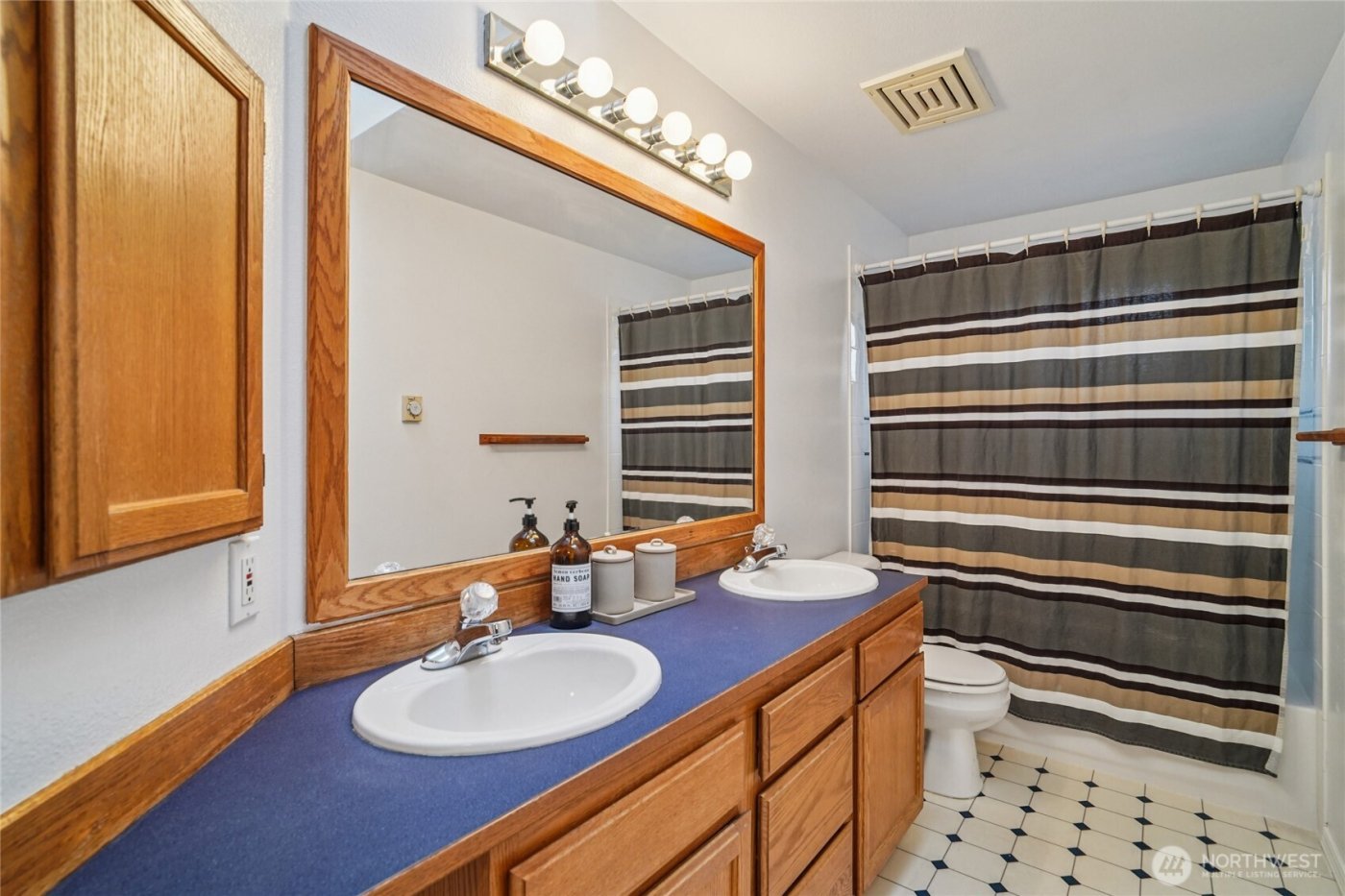 15915 68th Avenue SE, Snohomish, WA 98296