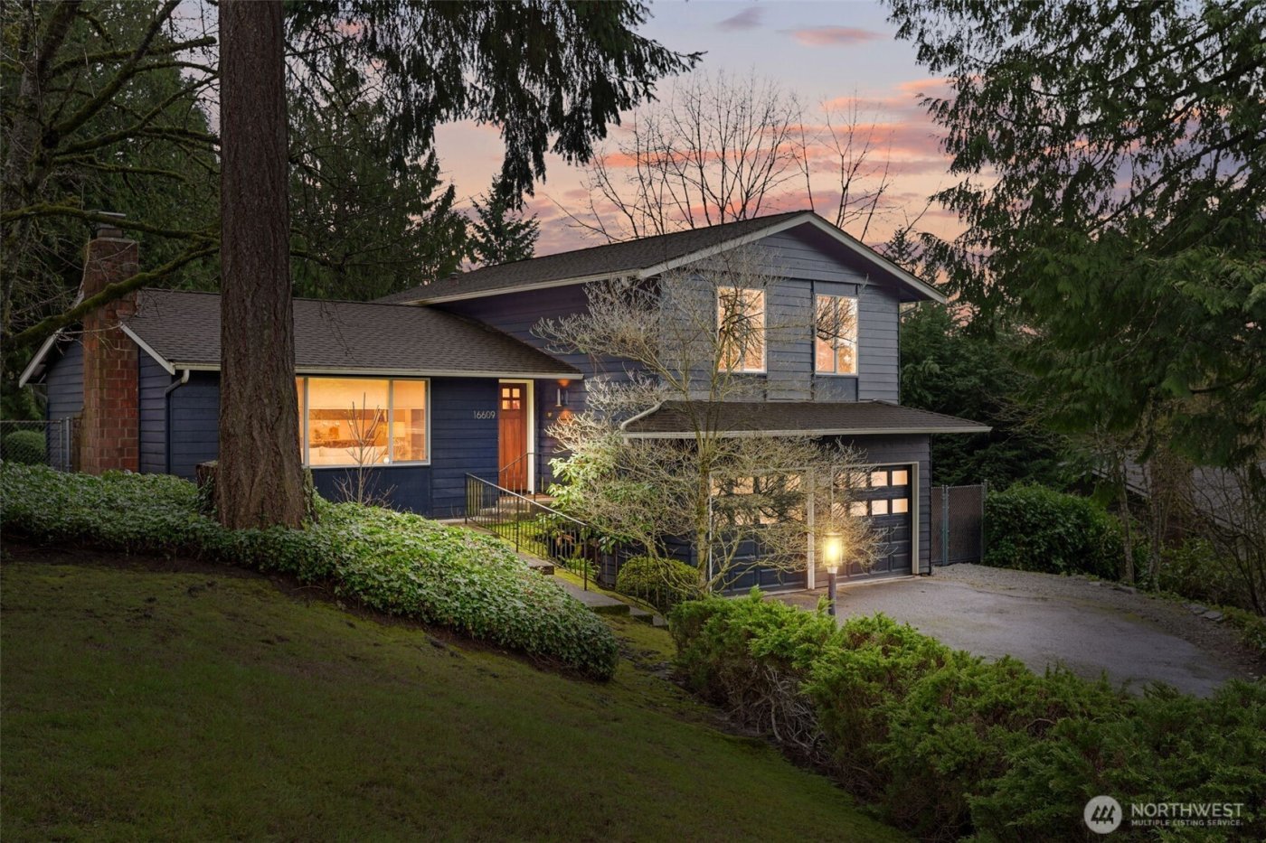 16609 NE 91st Street , Redmond, WA 98052-3722