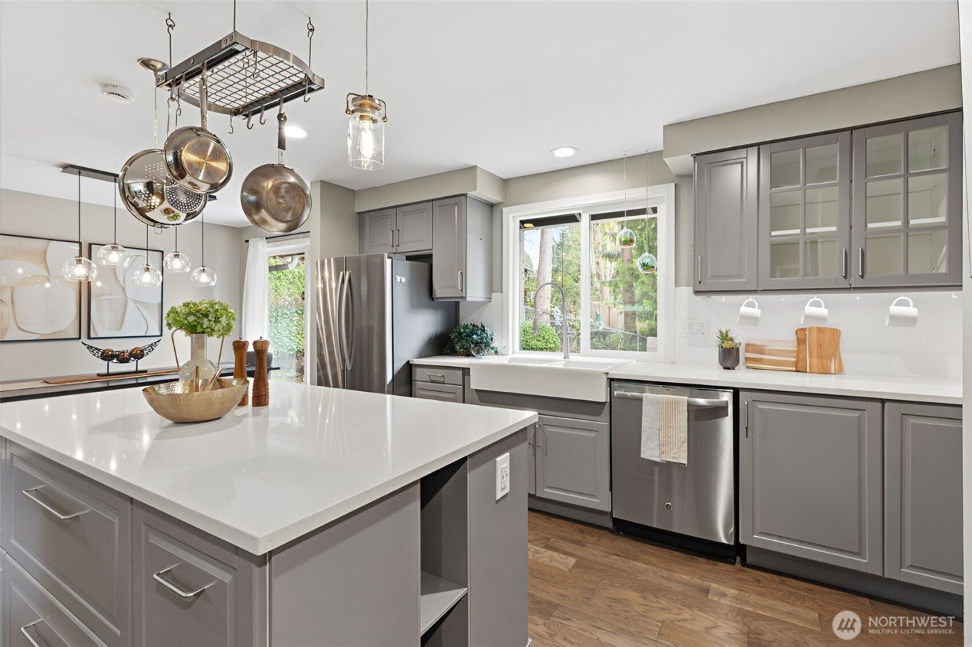 16609 NE 91st Street , Redmond, WA 98052-3722