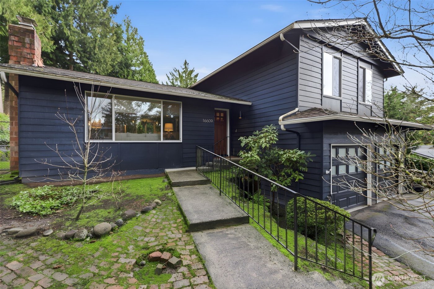 16609 NE 91st Street , Redmond, WA 98052-3722