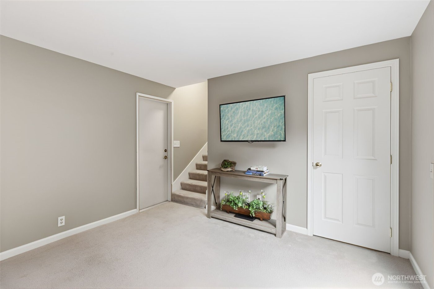 16609 NE 91st Street , Redmond, WA 98052-3722