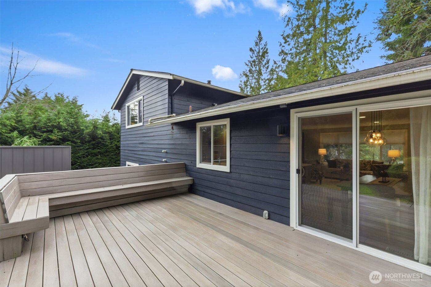 16609 NE 91st Street , Redmond, WA 98052-3722