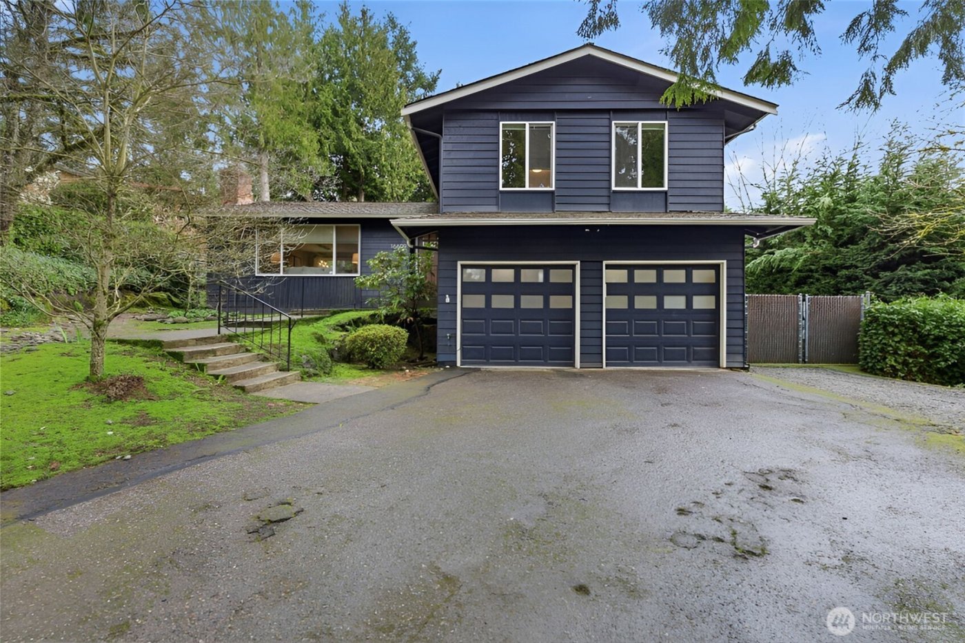 16609 NE 91st Street , Redmond, WA 98052-3722