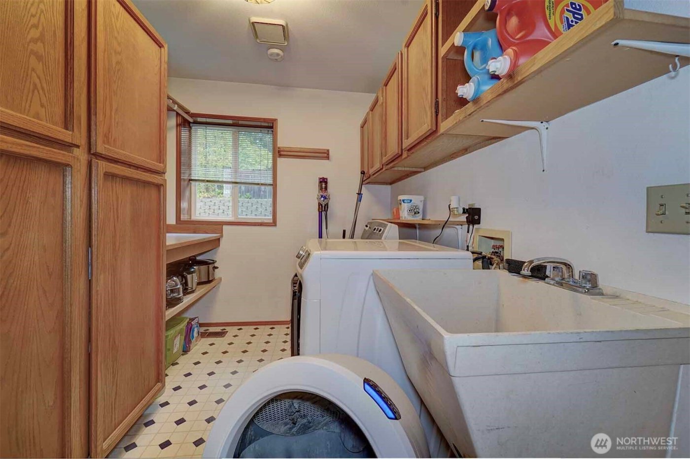 6494 Windward Place NW, Bremerton, WA 98312