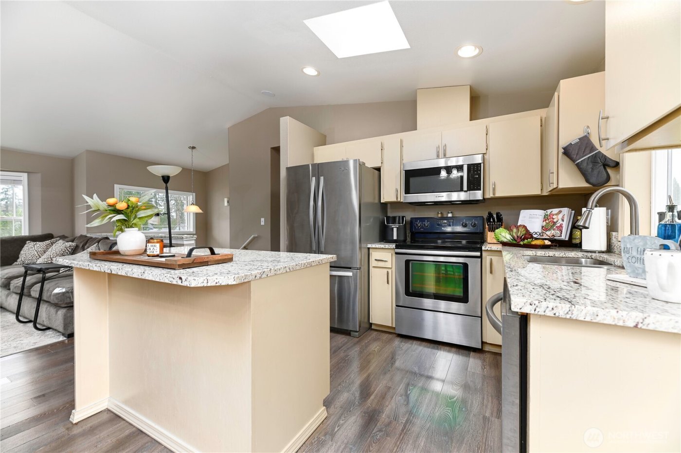 807 E Stanley Place , Granite Falls, WA 98252