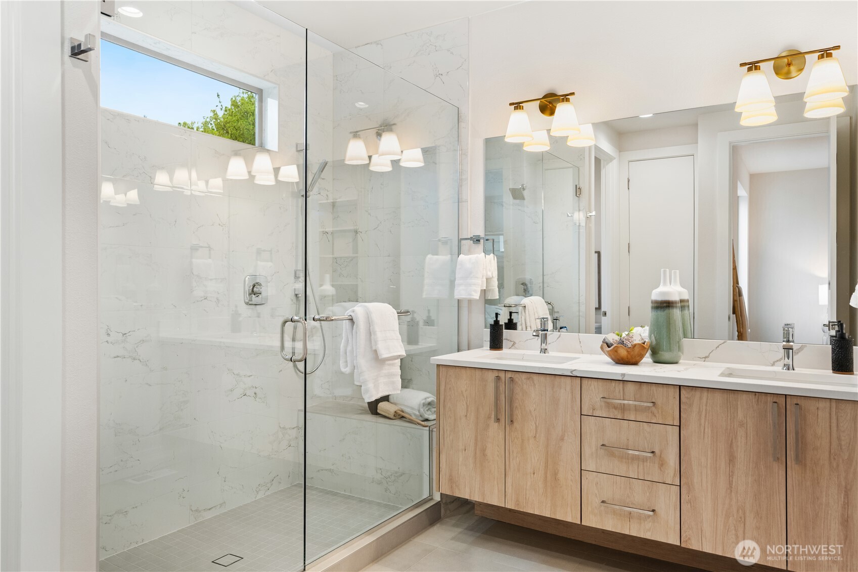 8707 126th Avenue NE, Kirkland, WA 98033