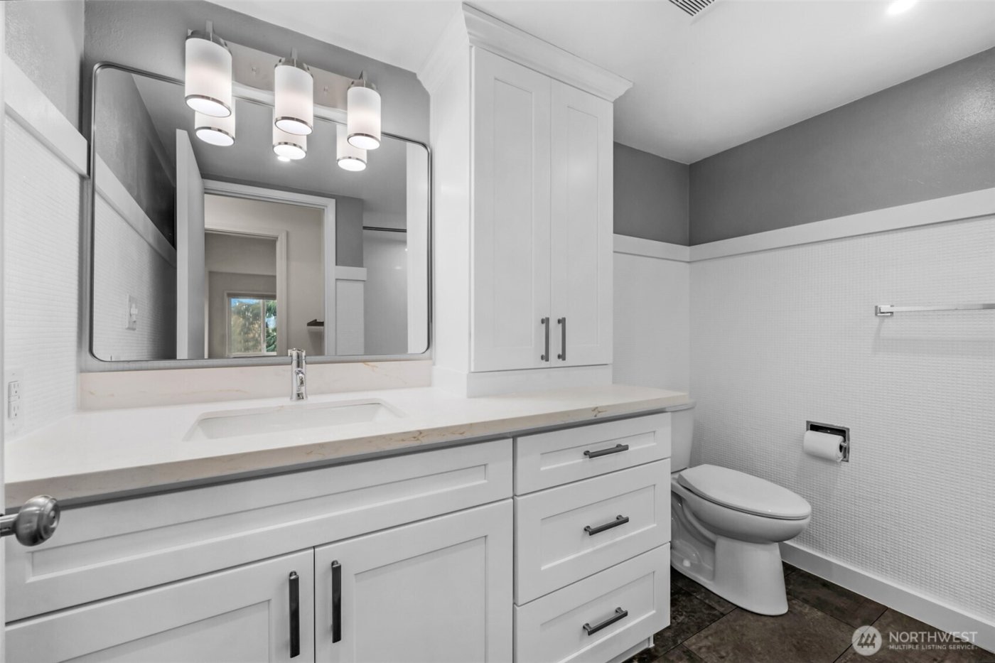 2500 81st Avenue SE #118, Mercer Island, WA 98040