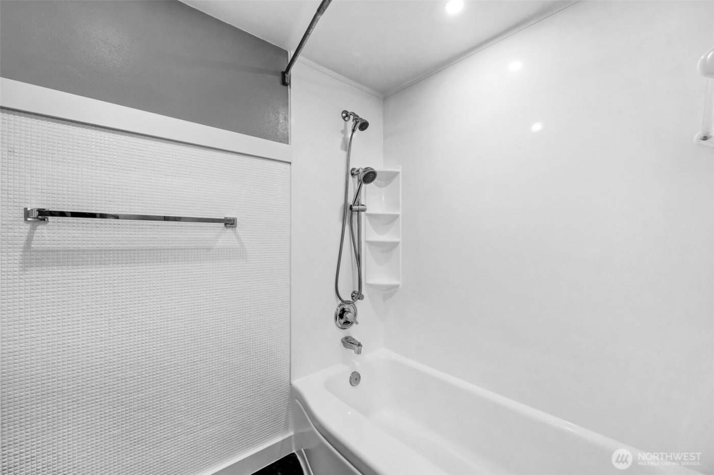 2500 81st Avenue SE #118, Mercer Island, WA 98040