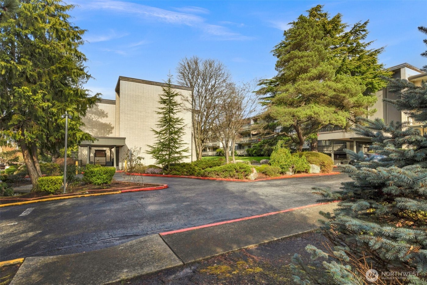 2500 81st Avenue SE #118, Mercer Island, WA 98040