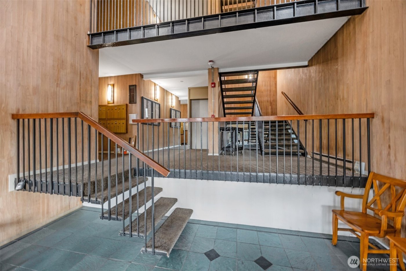 2500 81st Avenue SE #118, Mercer Island, WA 98040