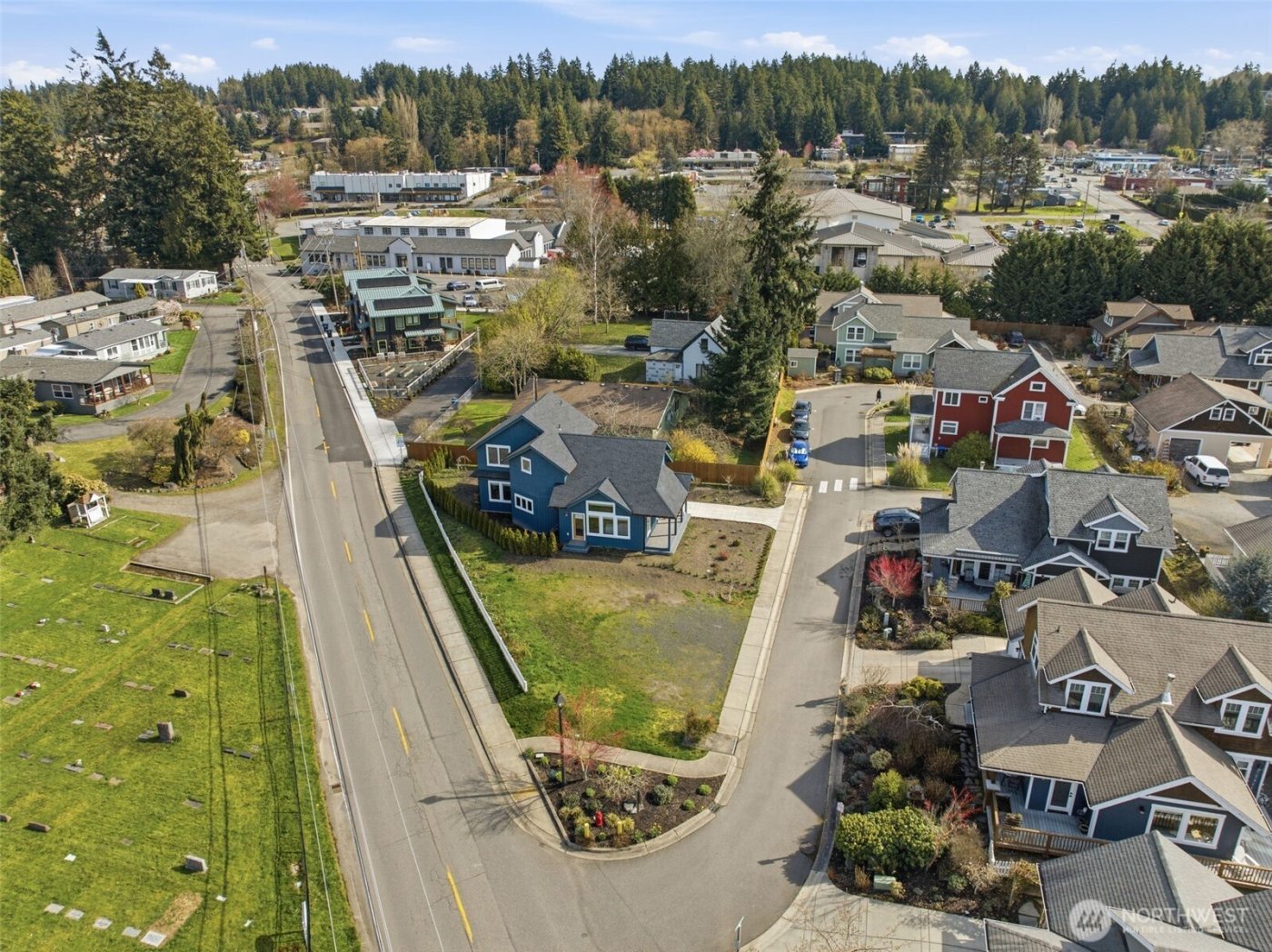 515 Antonson Lane NE, Poulsbo, WA 98370