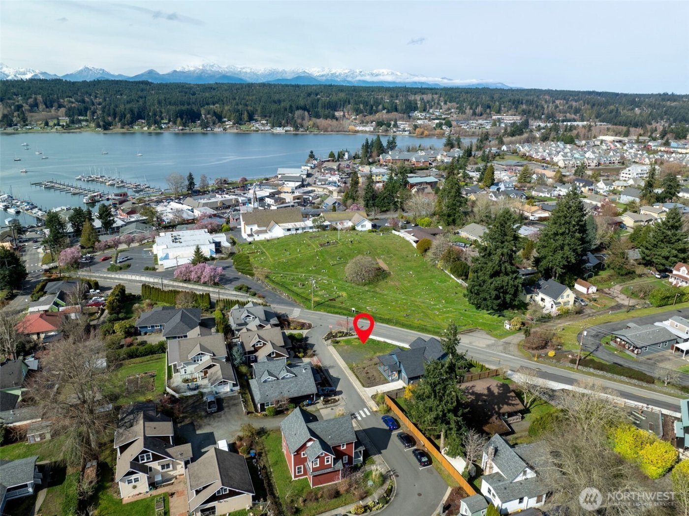 515 Antonson Lane NE, Poulsbo, WA 98370