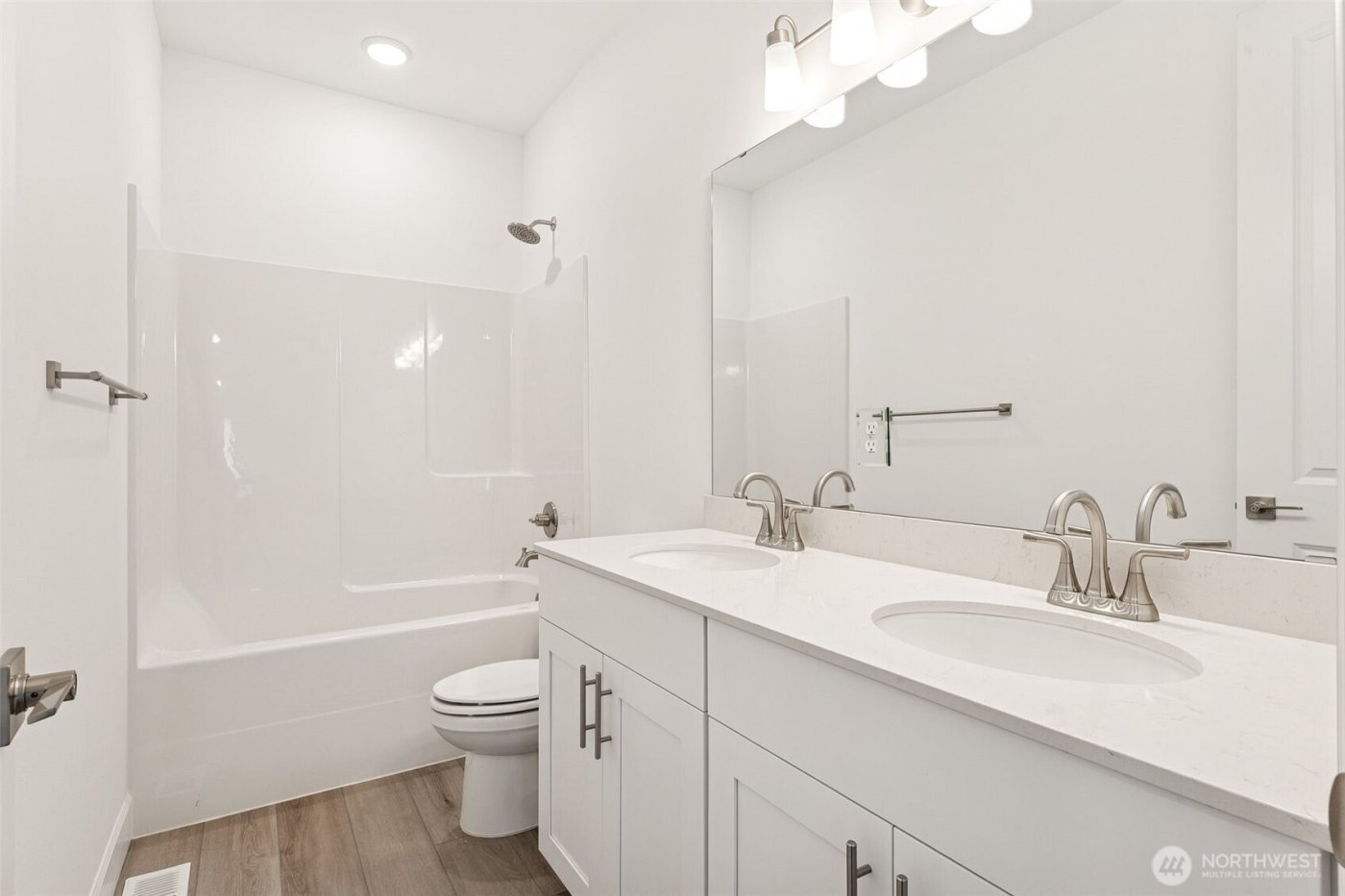 10655 Treasure Drive NW #118, Silverdale, WA 98383