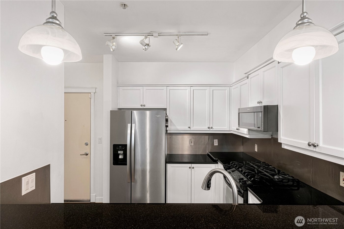 530 4th Avenue W #108, Seattle, WA 98119