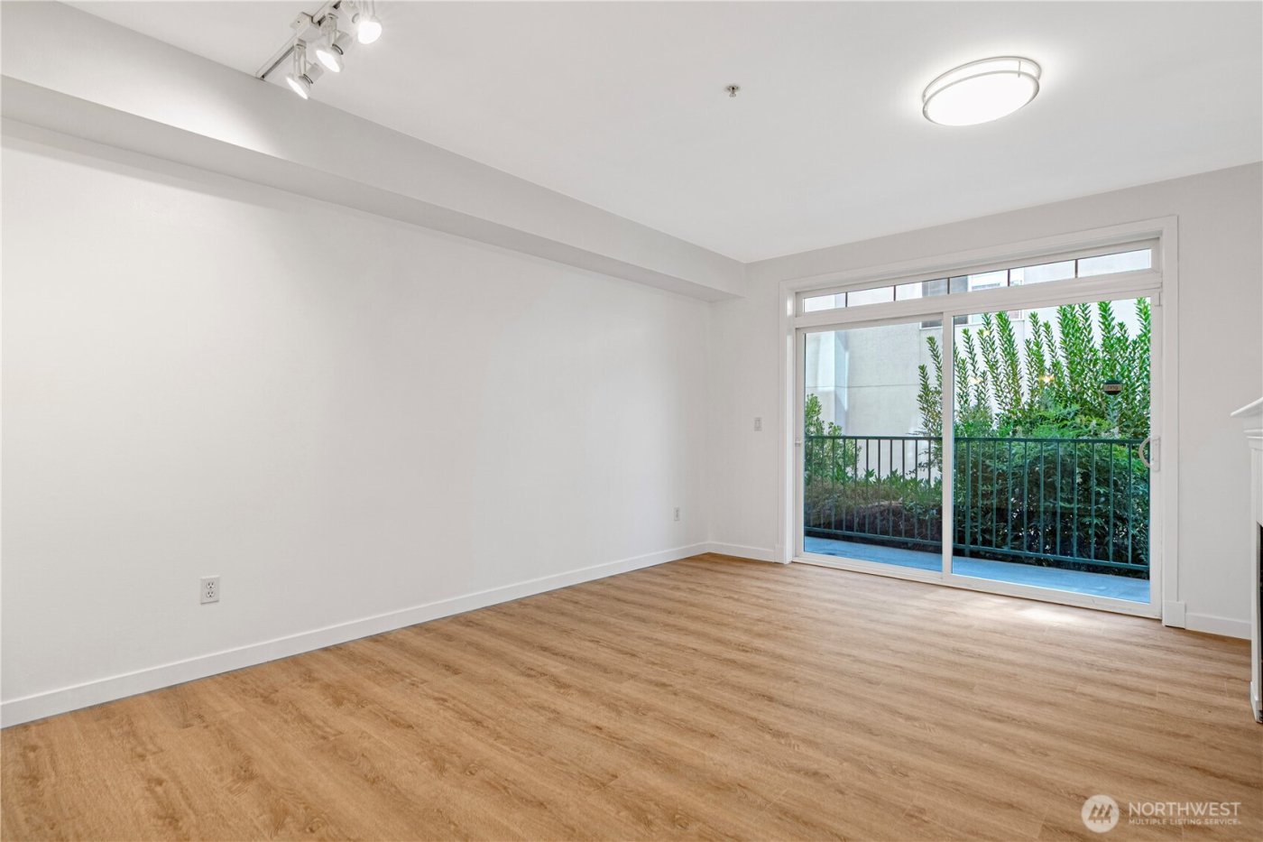 530 4th Avenue W #108, Seattle, WA 98119