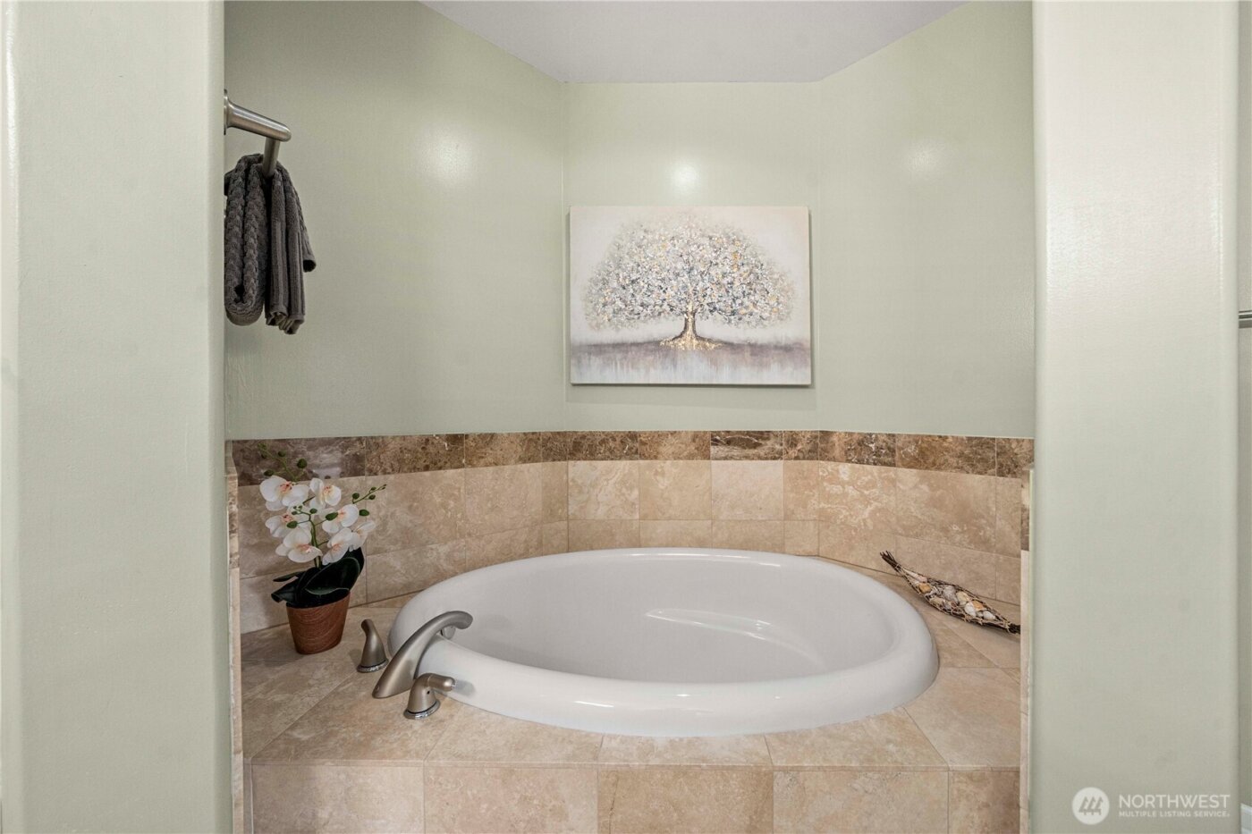 2551 Thorndyke Avenue W #102, Seattle, WA 98199