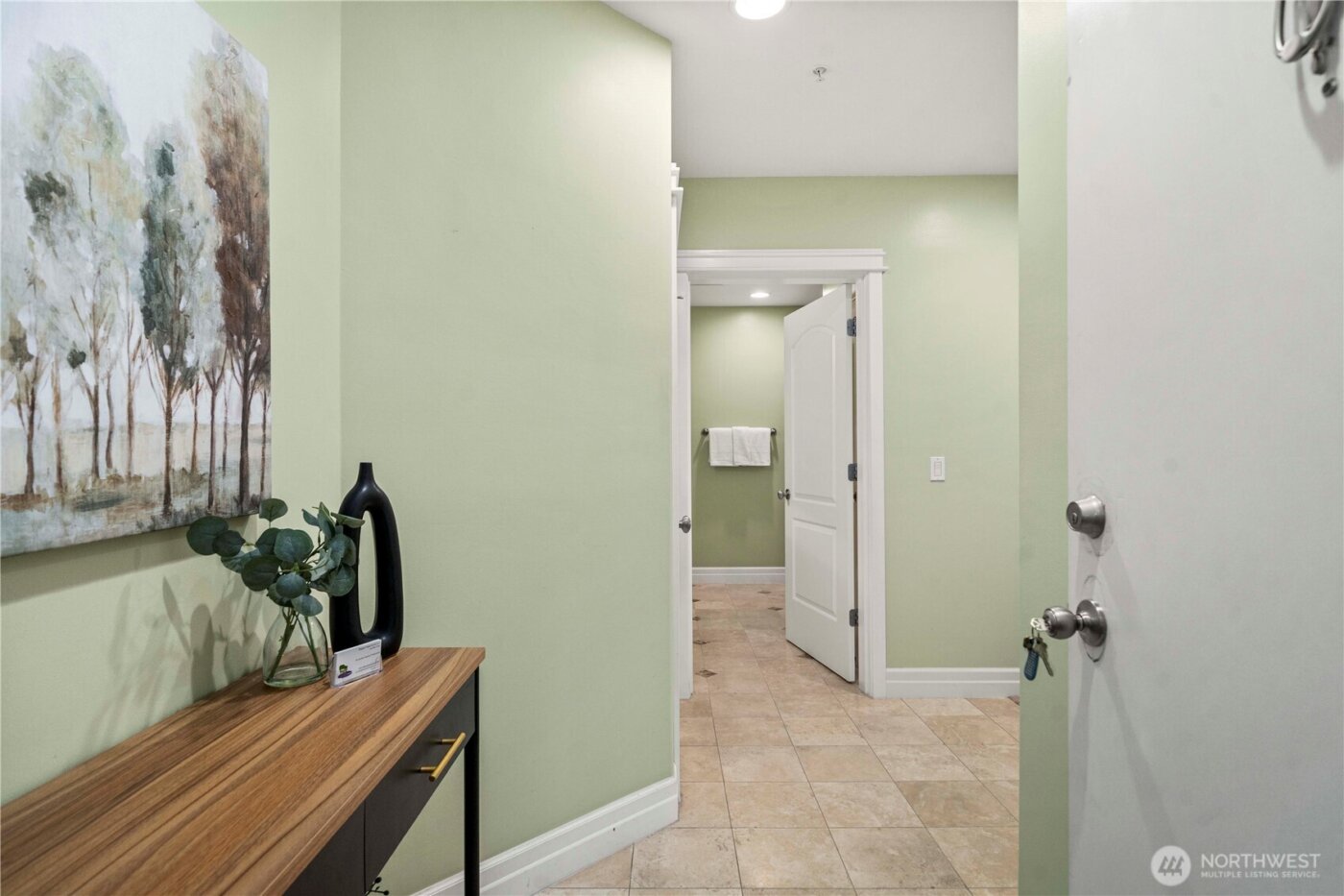 2551 Thorndyke Avenue W #102, Seattle, WA 98199