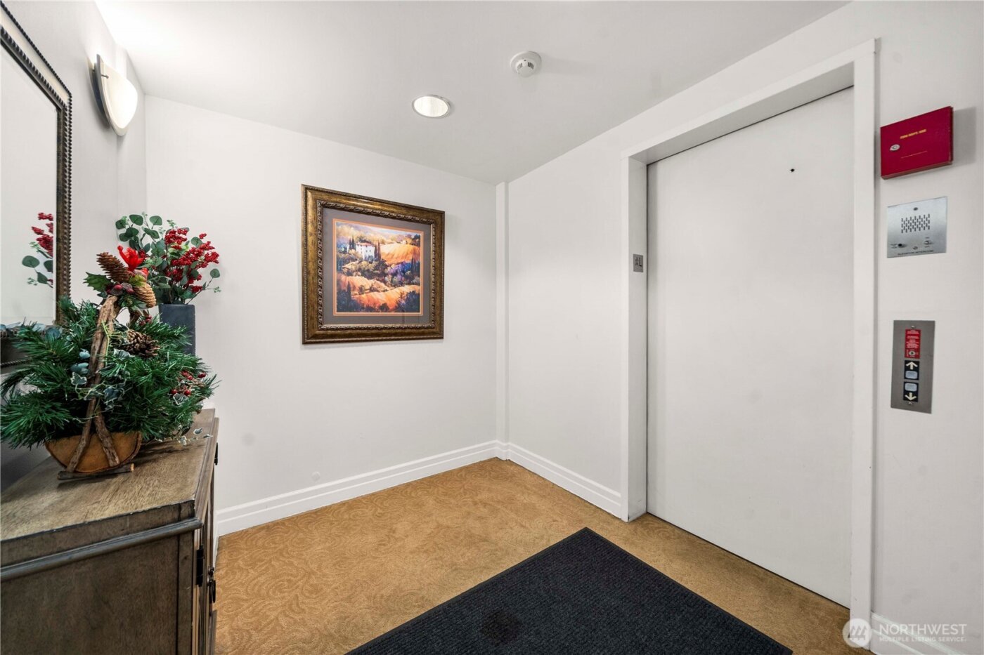 2551 Thorndyke Avenue W #102, Seattle, WA 98199