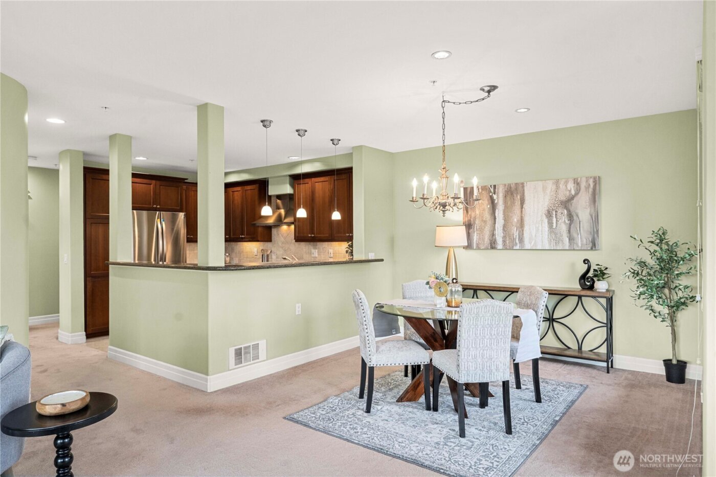 2551 Thorndyke Avenue W #102, Seattle, WA 98199