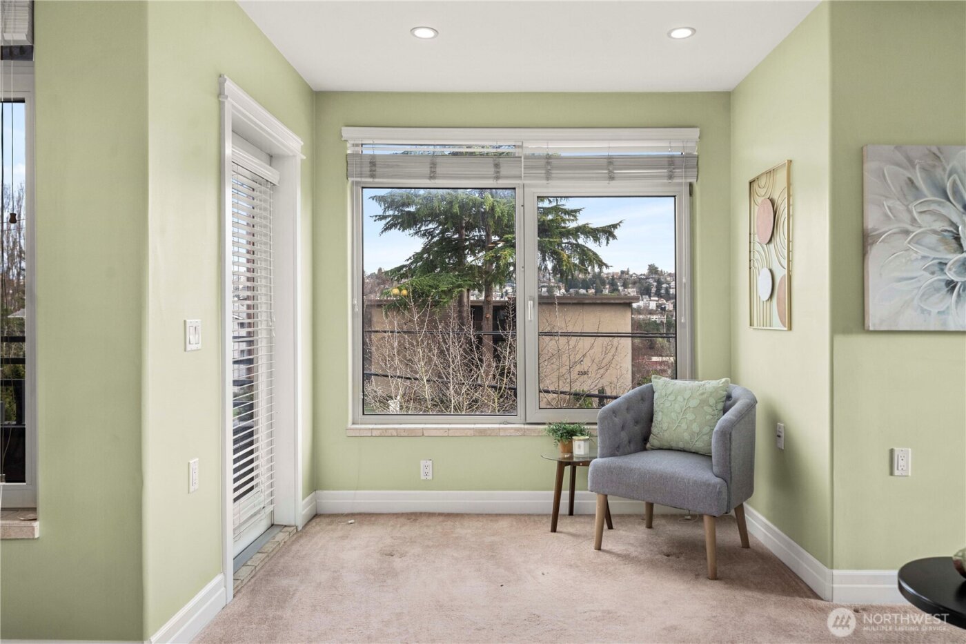 2551 Thorndyke Avenue W #102, Seattle, WA 98199