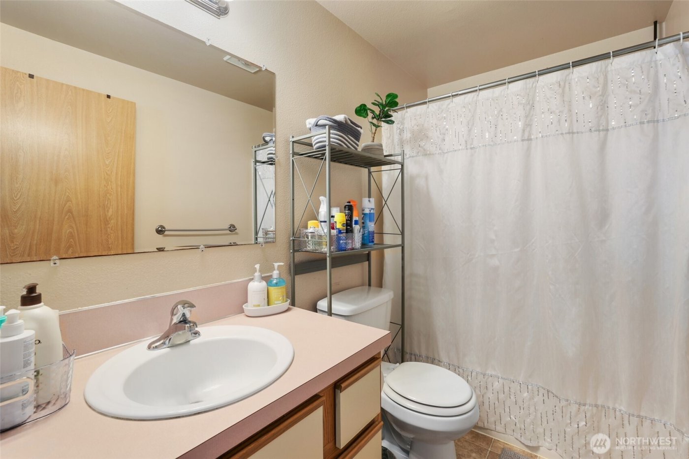 643 School Street SE, Lacey, WA 98503