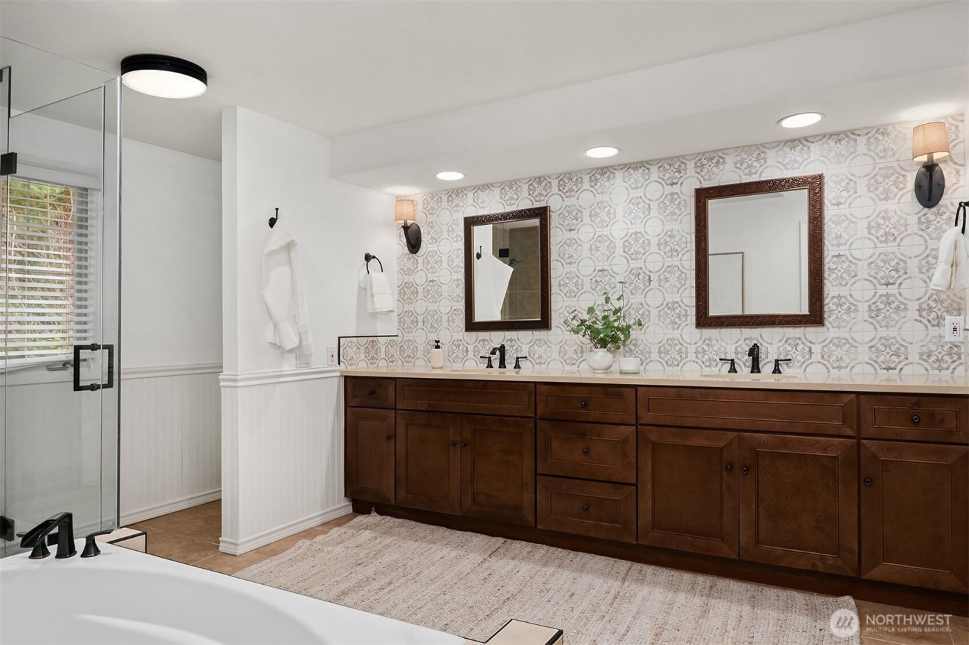 16430 133rd Court NE, Redmond, WA 98052