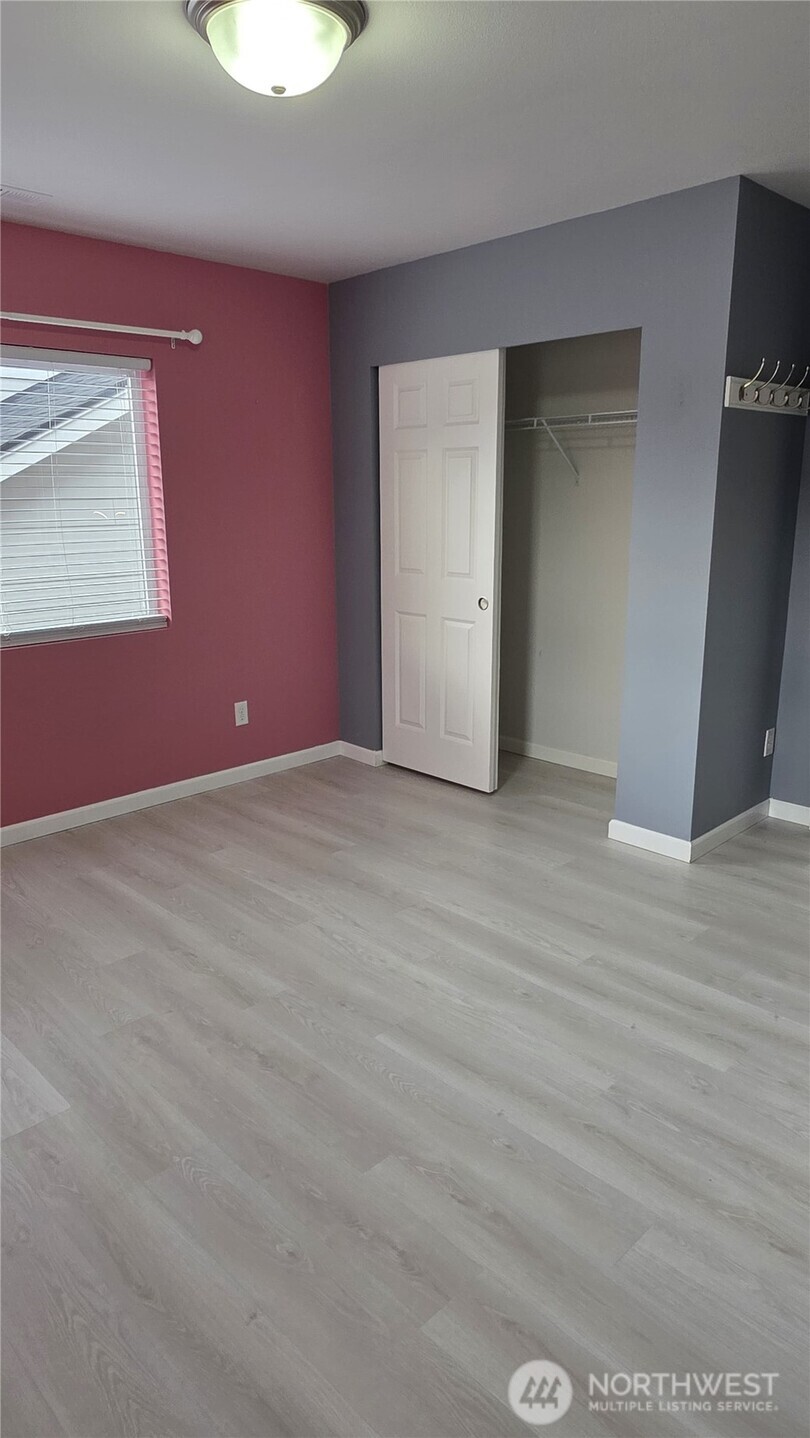 5354 50th Loop SE, Lacey, WA 98503