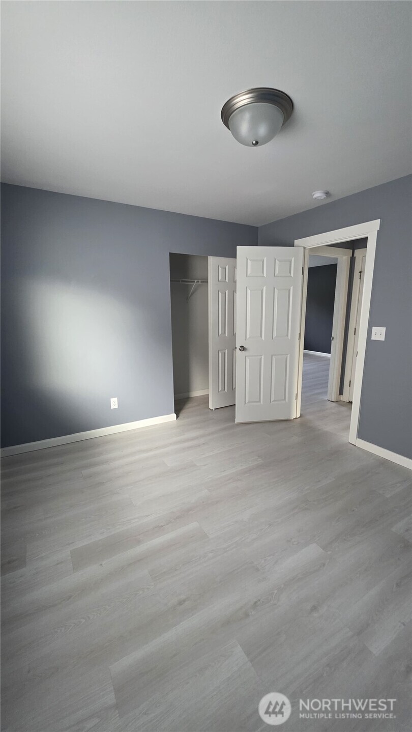 5354 50th Loop SE, Lacey, WA 98503