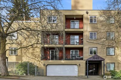 840 NE 125th Street NE #304, Seattle, WA 98125-3961 - Photo 2