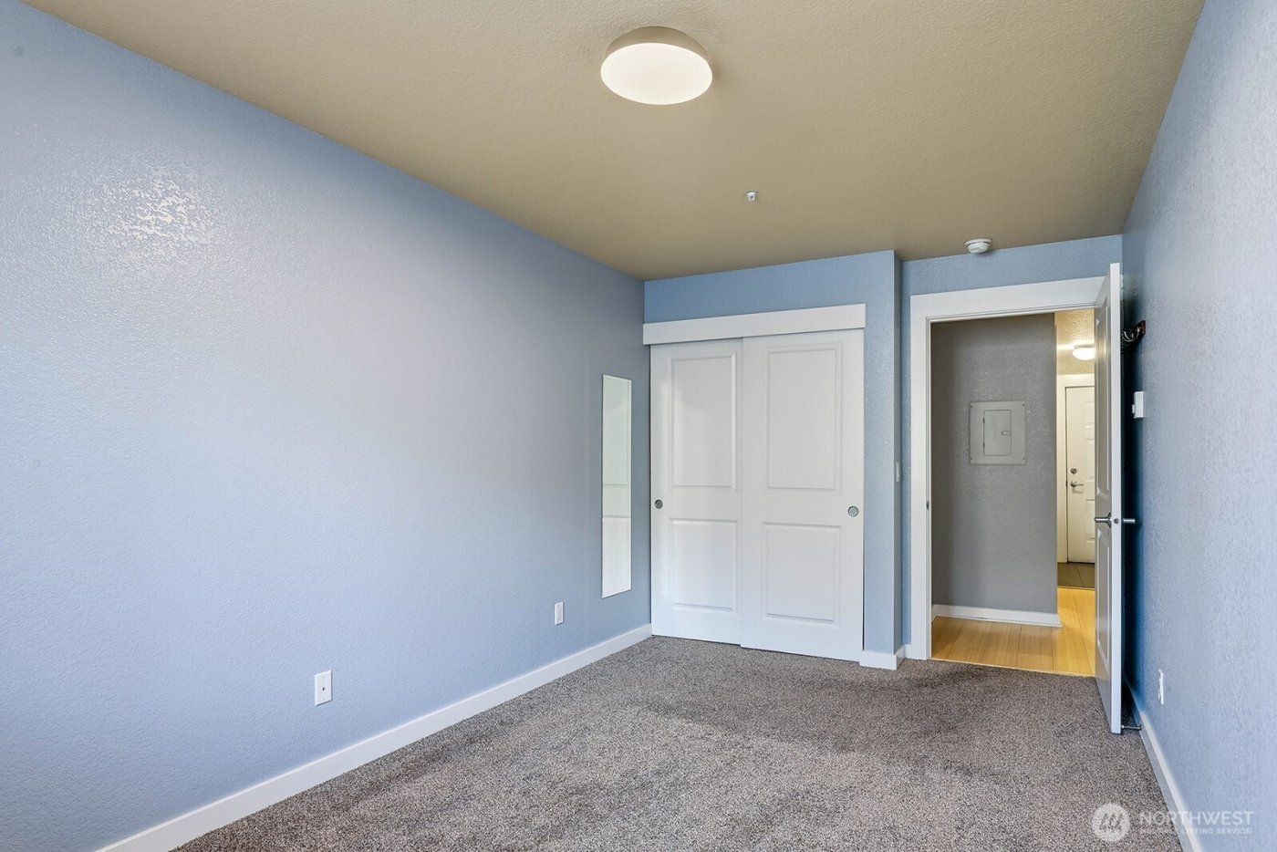 840 NE 125th Street NE #304, Seattle, WA 98125-3961