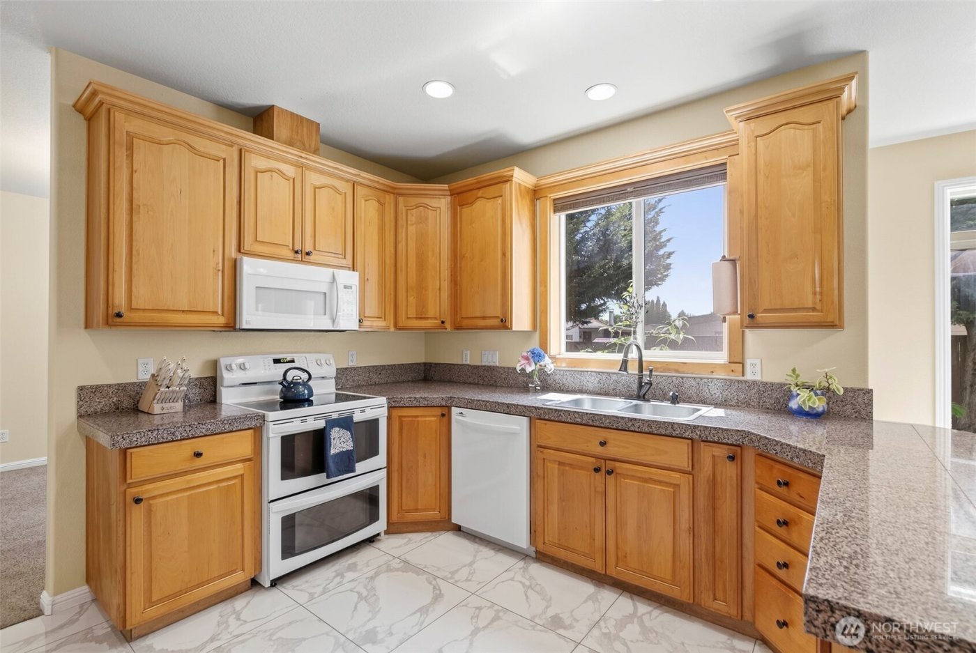 16715 NE 5th Street , Vancouver, WA 98684